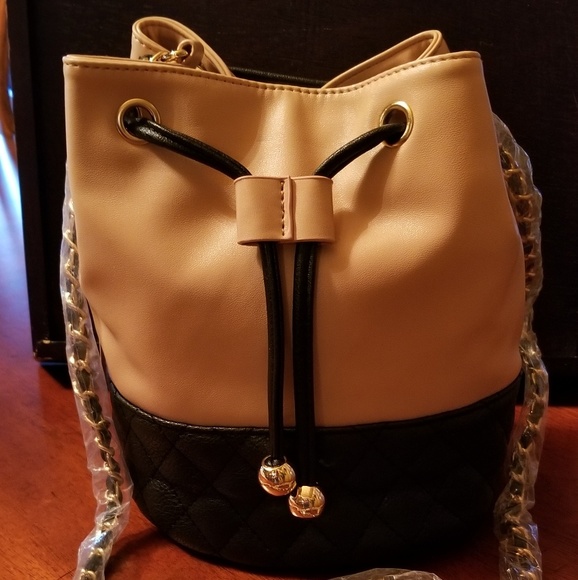 Handbags - BRAND NEW CHIC /CROSSBODY BAG/HANDBAG